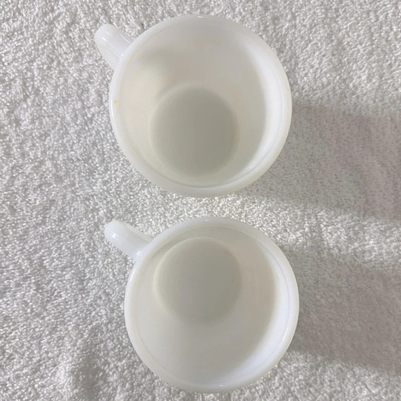 Vintage Federal Heat Proof Milk Glass Mugs x2 - Picture 5 of 10